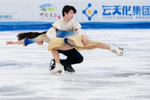 ICE DANCING 3