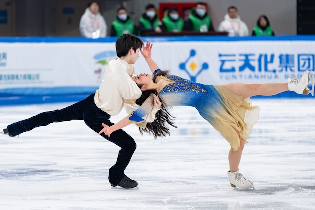 ICE DANCING 4